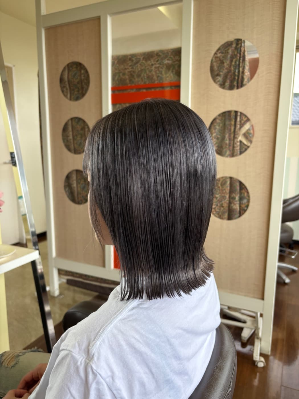 大人女性こそ試したい「シルバーカラー×ダブルカラー」って実際どんな仕上がり？
