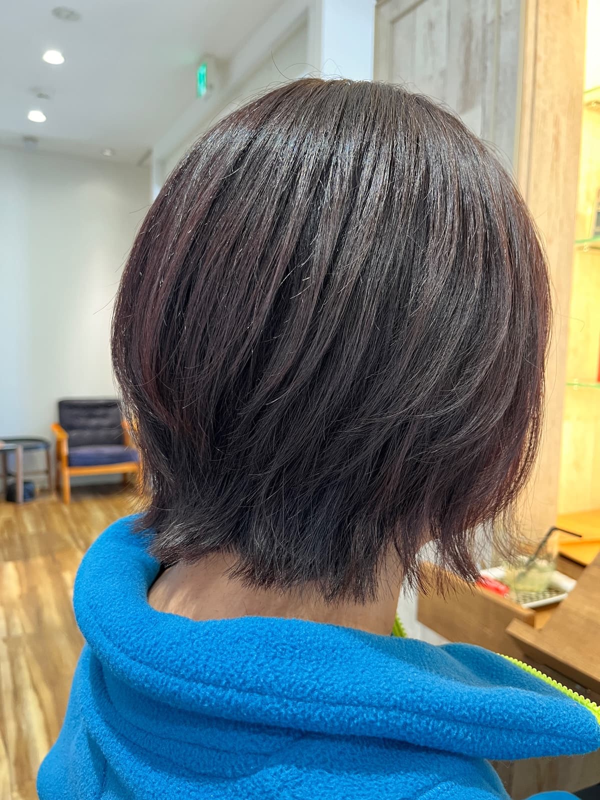 高知市でレイヤーボブ×艶カラーってどんな仕上がりになるの？